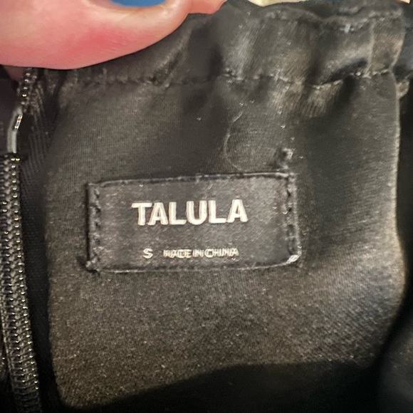 Talula by Aritzia shoulder blouse - Picture 2 of 2